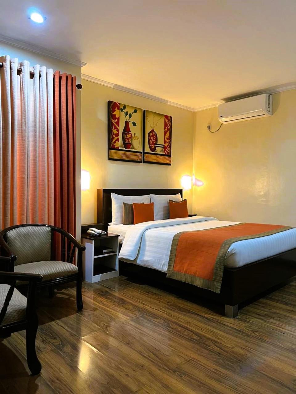 Subic Residencias Olongapo Exteriér fotografie
