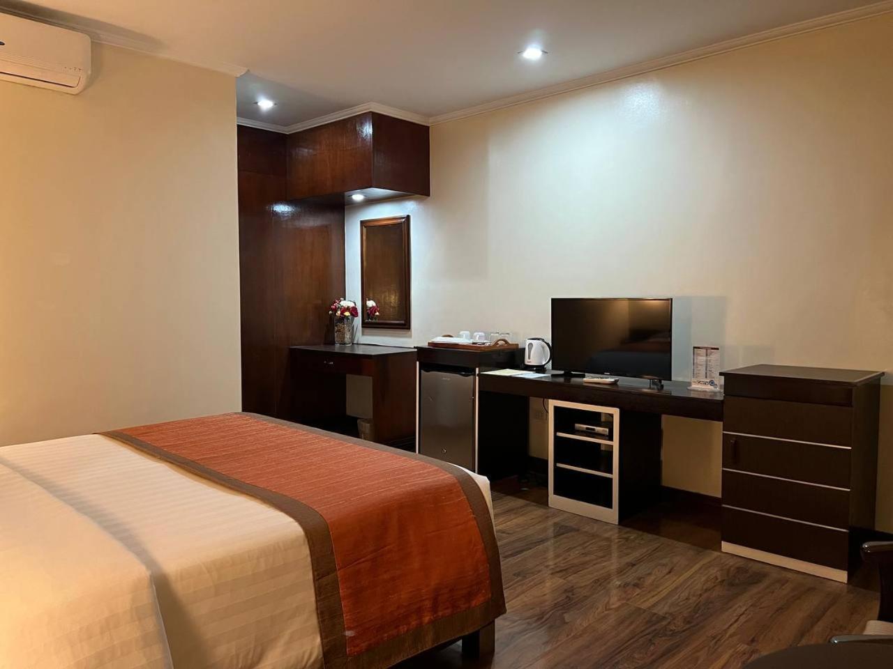 Subic Residencias Olongapo Exteriér fotografie