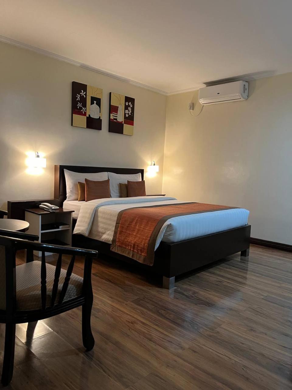 Subic Residencias Olongapo Exteriér fotografie
