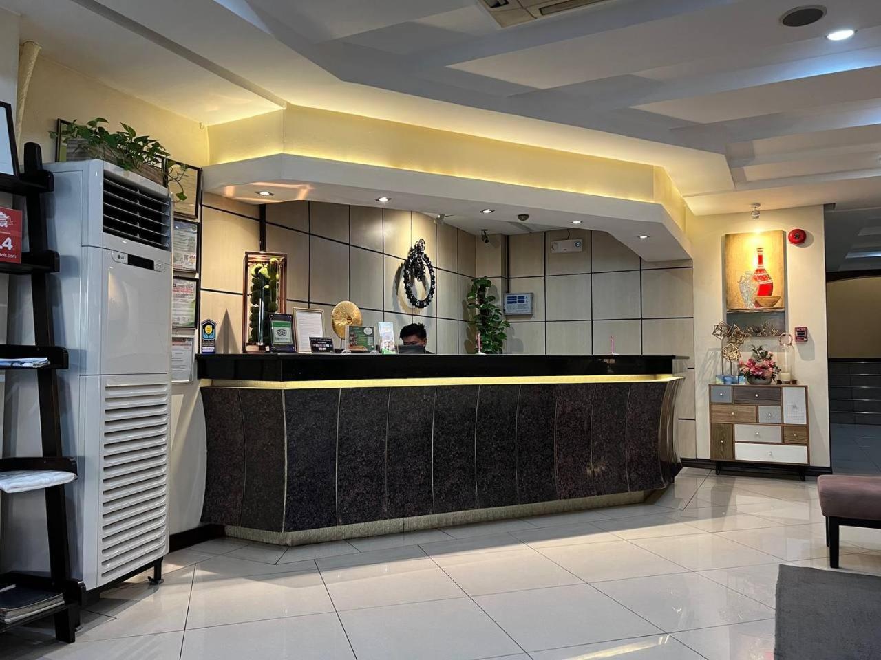 Subic Residencias Olongapo Exteriér fotografie