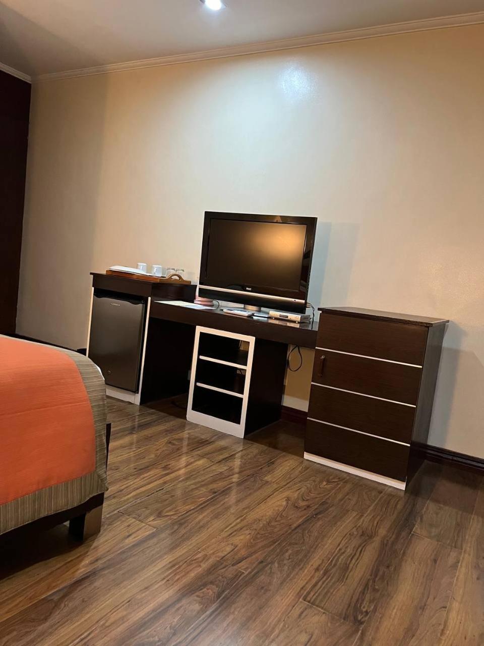 Subic Residencias Olongapo Exteriér fotografie