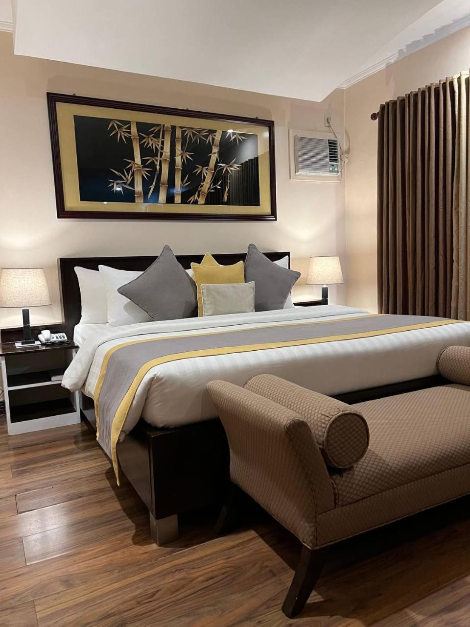 Subic Residencias Olongapo Exteriér fotografie