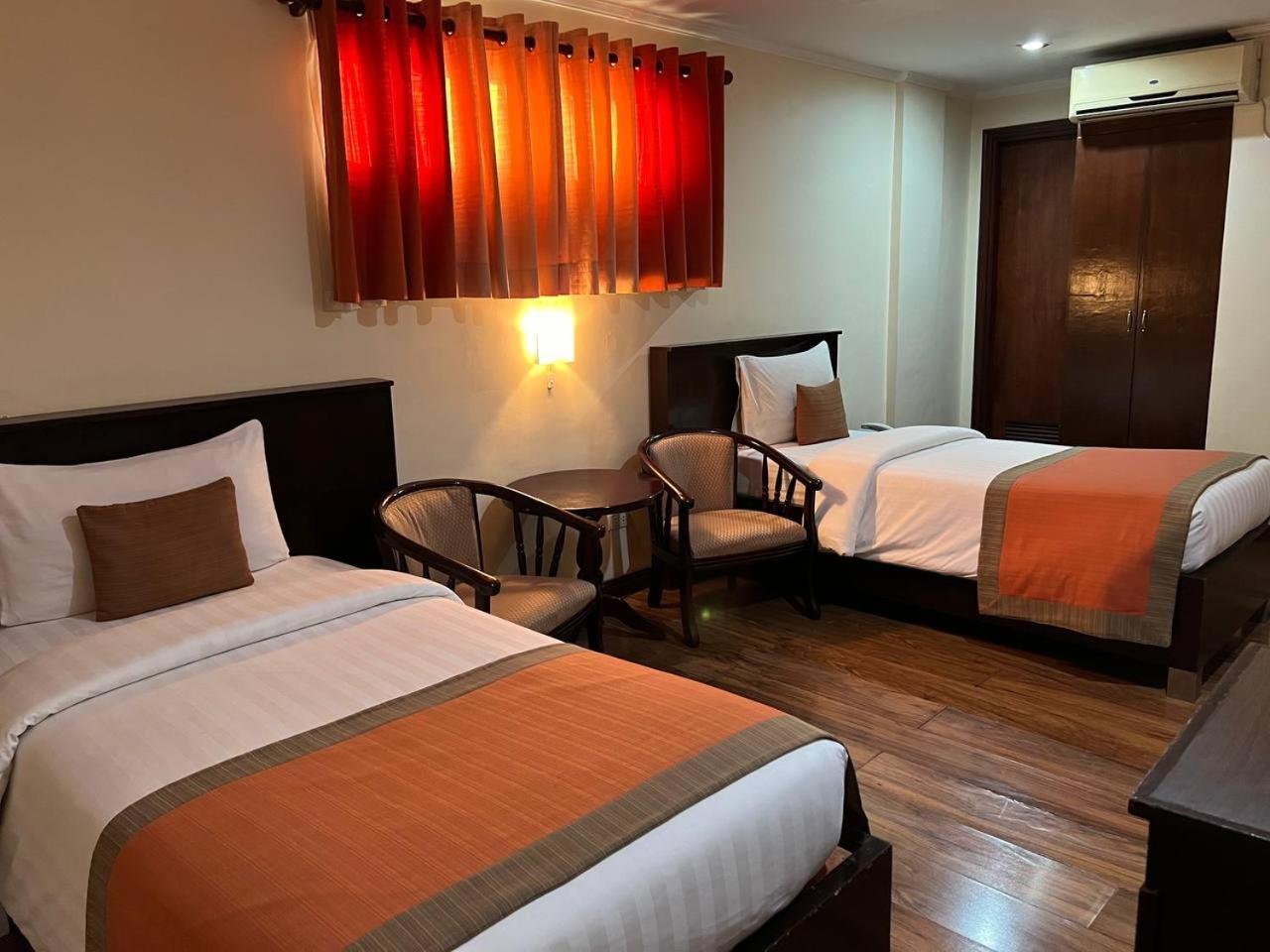 Subic Residencias Olongapo Exteriér fotografie