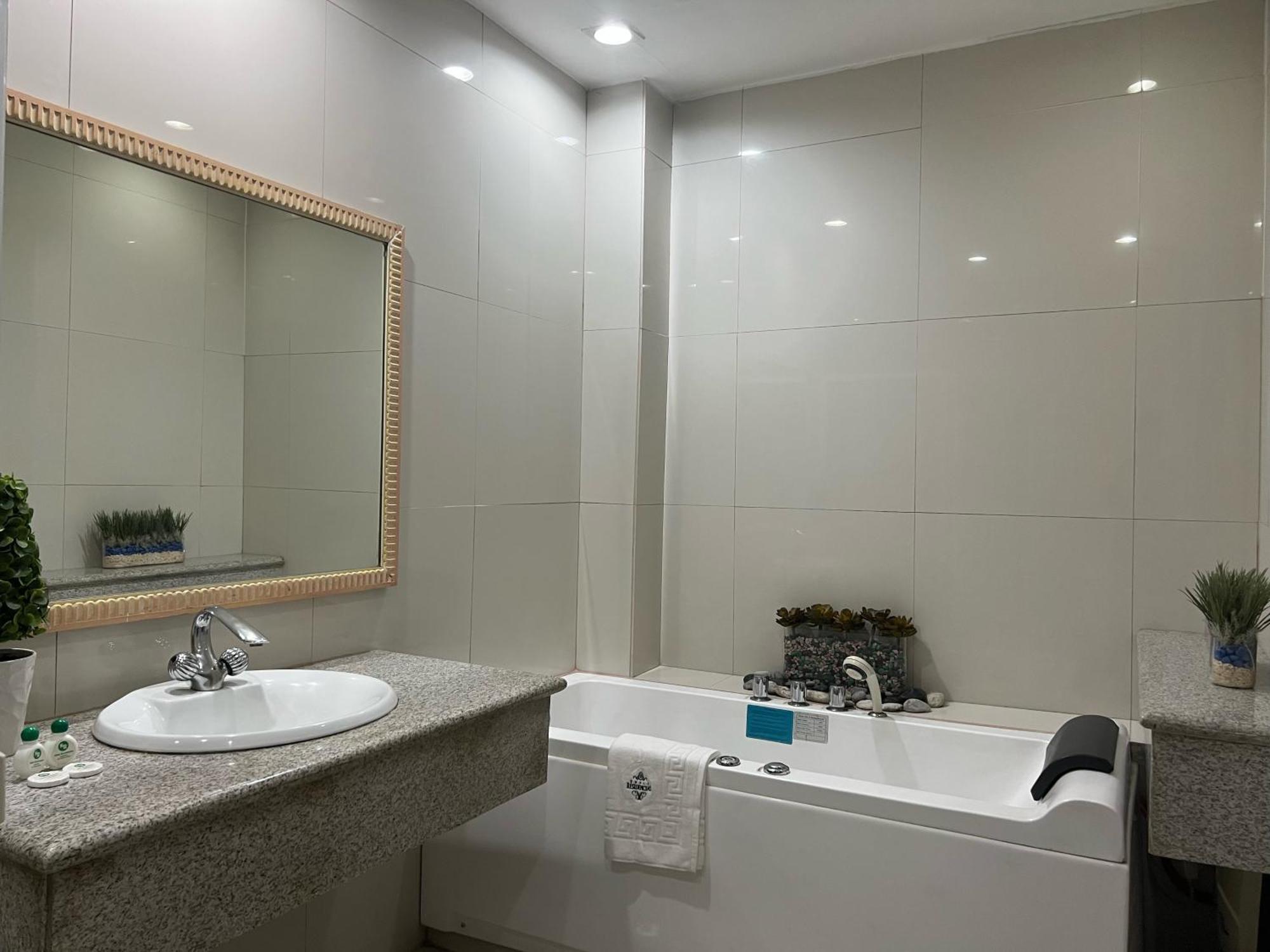 Subic Residencias Olongapo Exteriér fotografie
