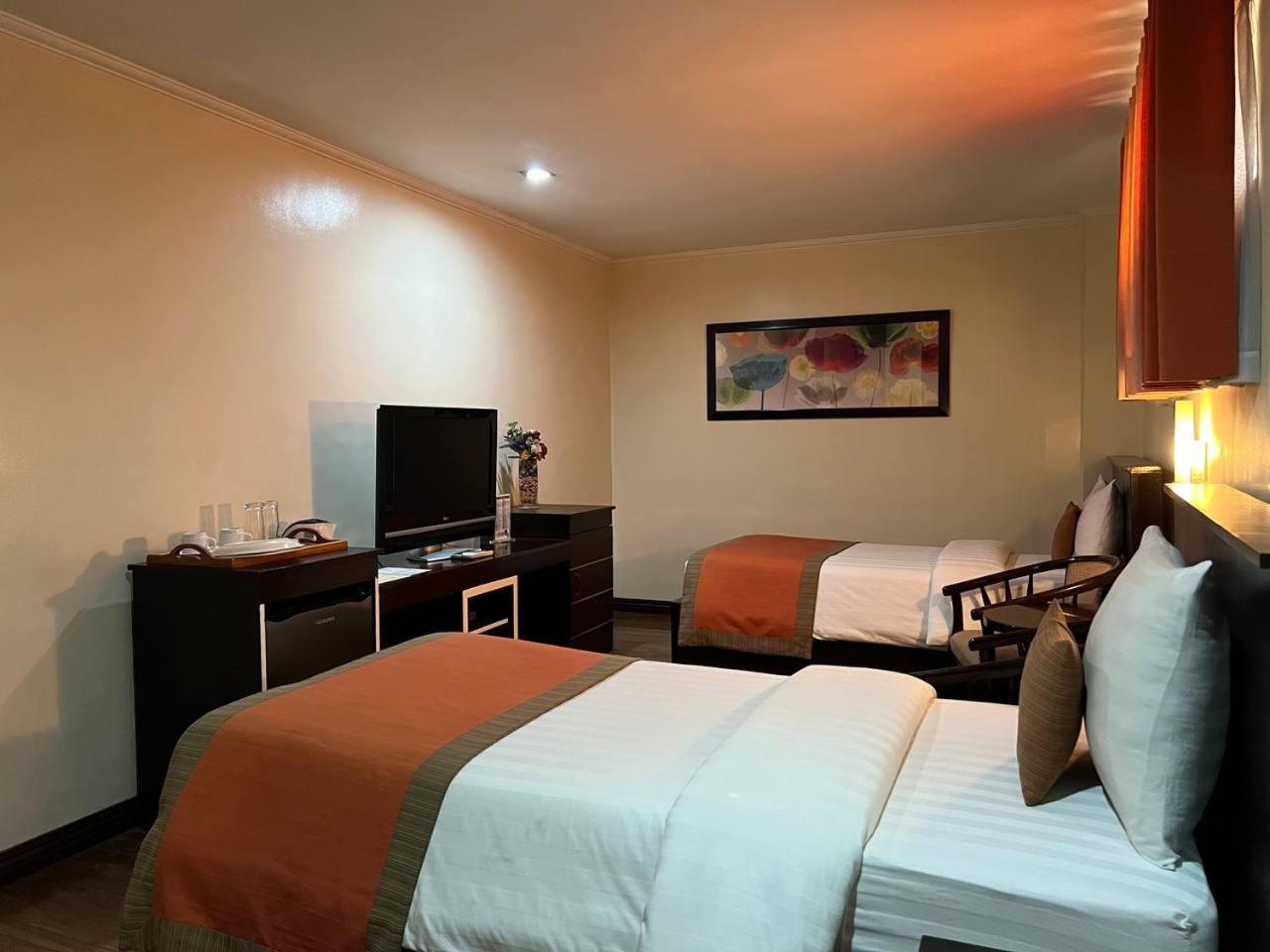 Subic Residencias Olongapo Exteriér fotografie
