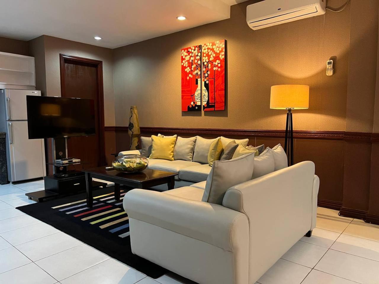 Subic Residencias Olongapo Exteriér fotografie