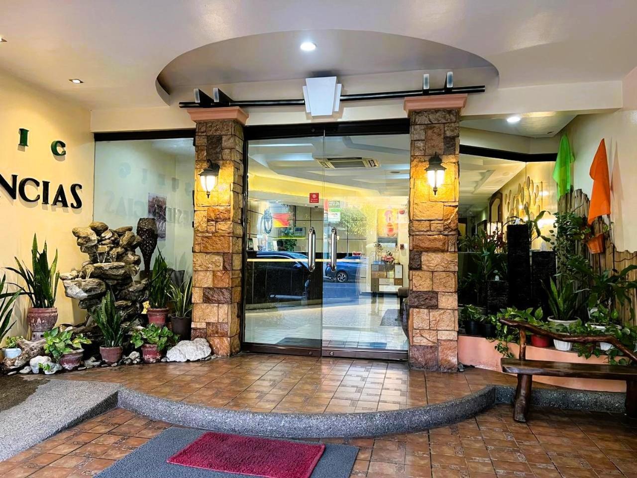 Subic Residencias Olongapo Exteriér fotografie