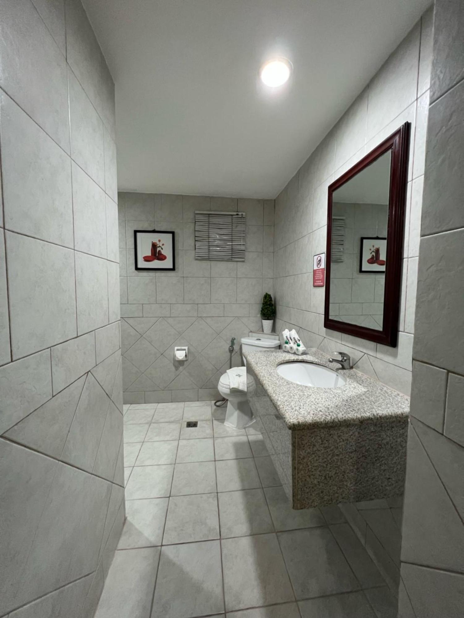 Subic Residencias Olongapo Exteriér fotografie