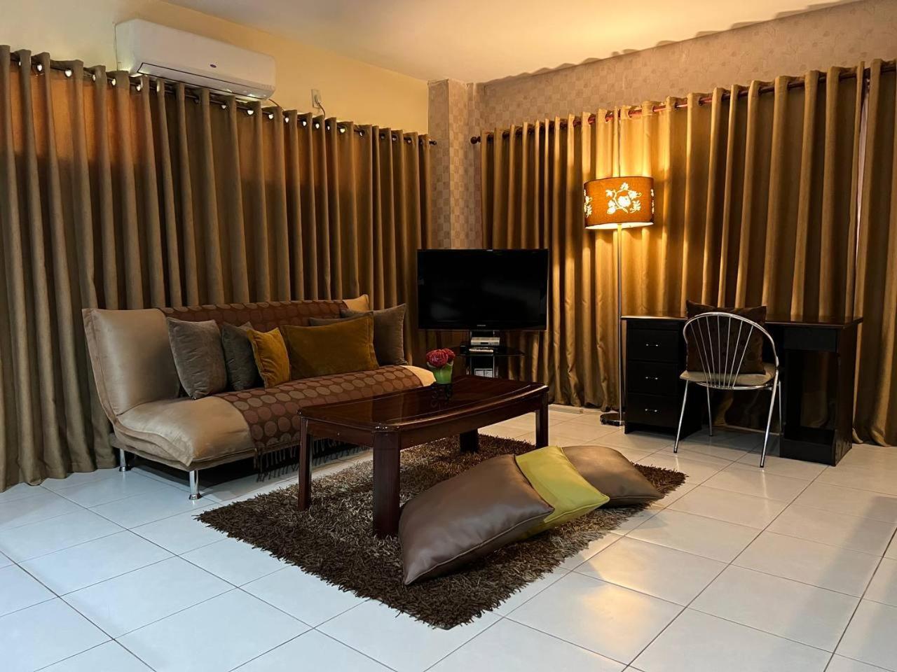 Subic Residencias Olongapo Exteriér fotografie