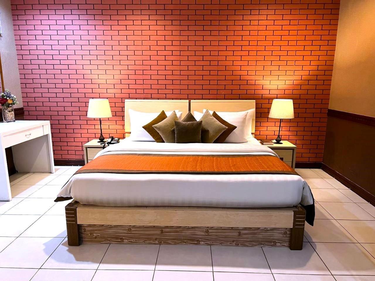 Subic Residencias Olongapo Exteriér fotografie