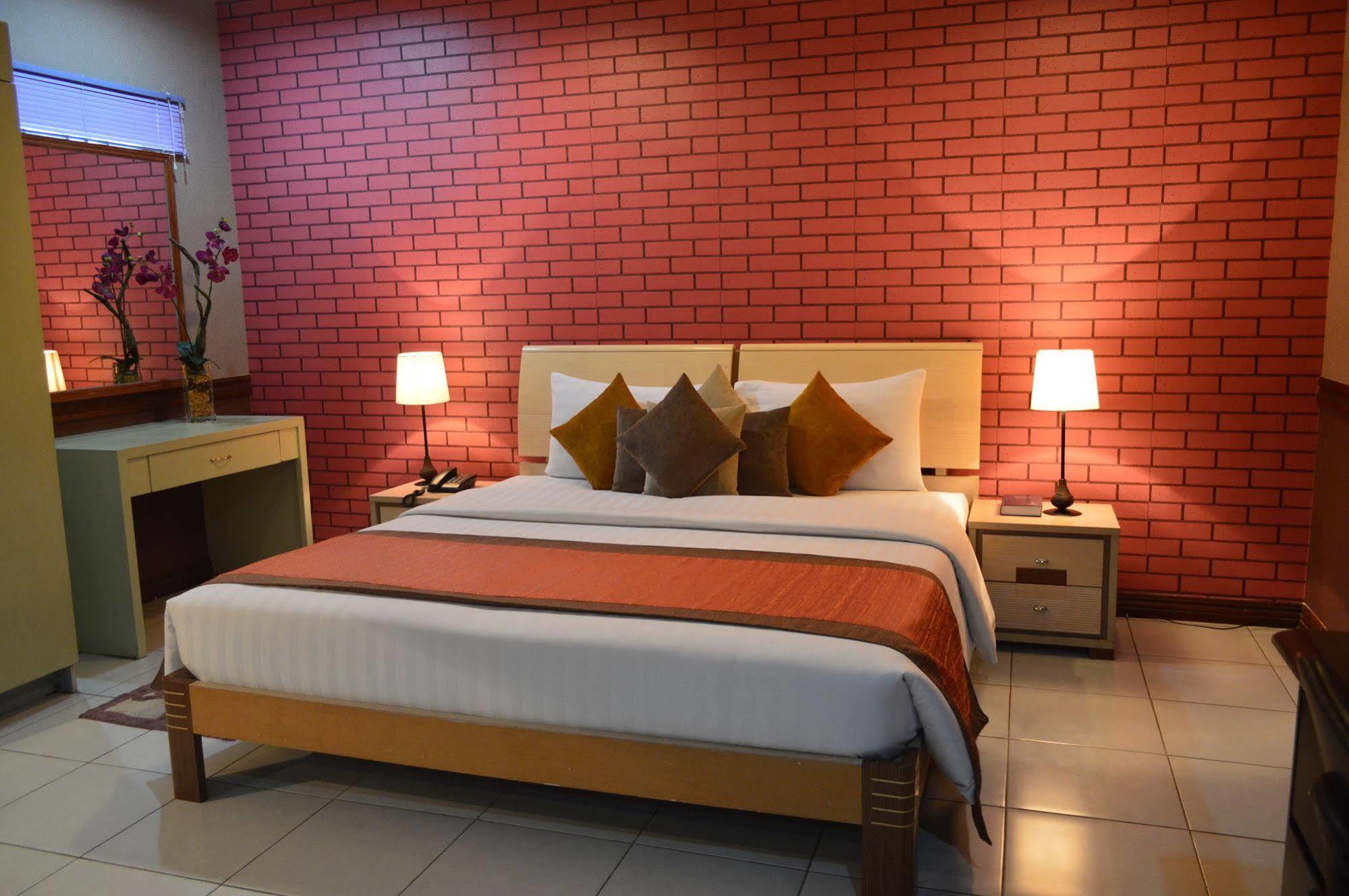Subic Residencias Olongapo Exteriér fotografie