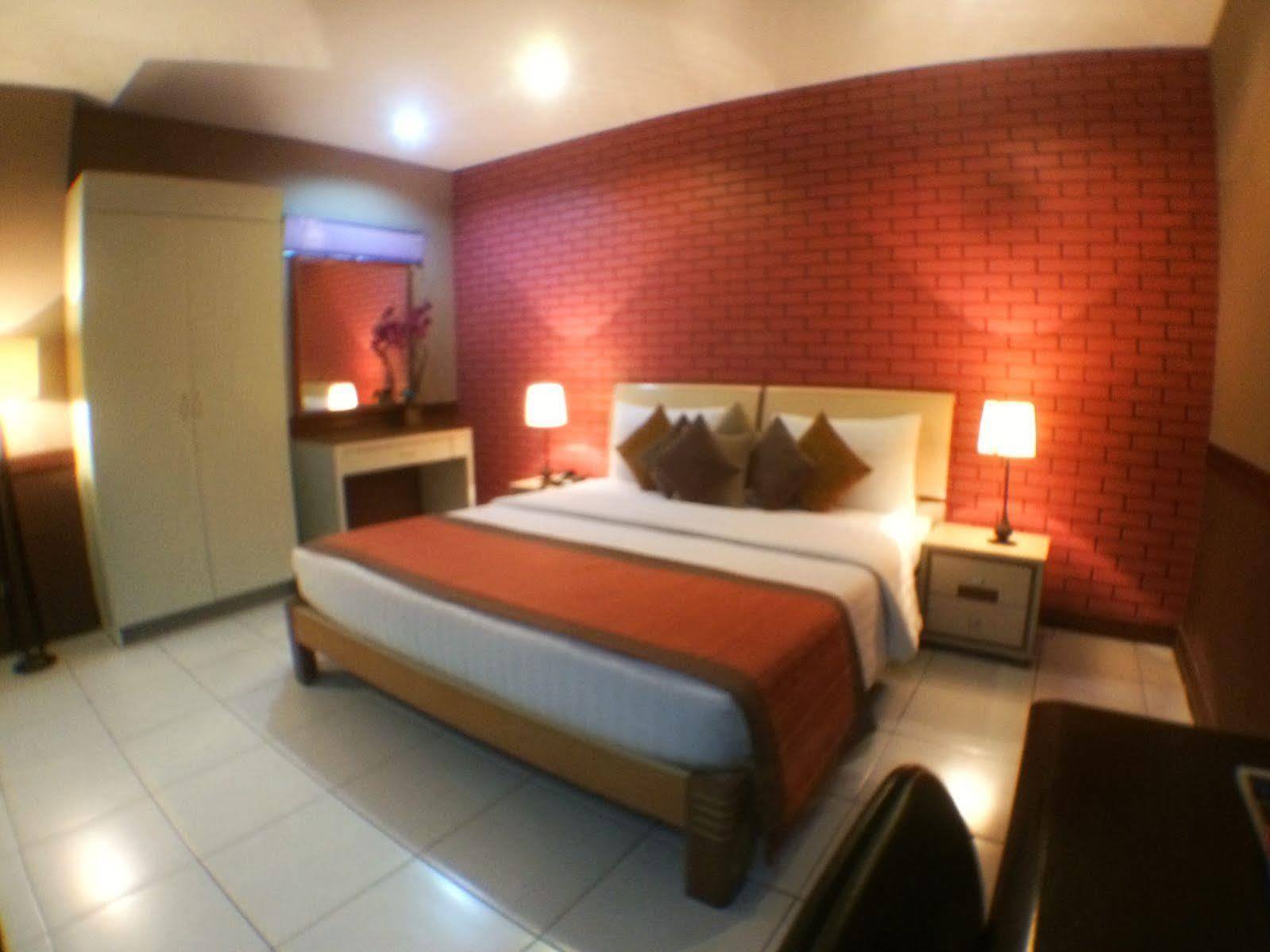 Subic Residencias Olongapo Exteriér fotografie