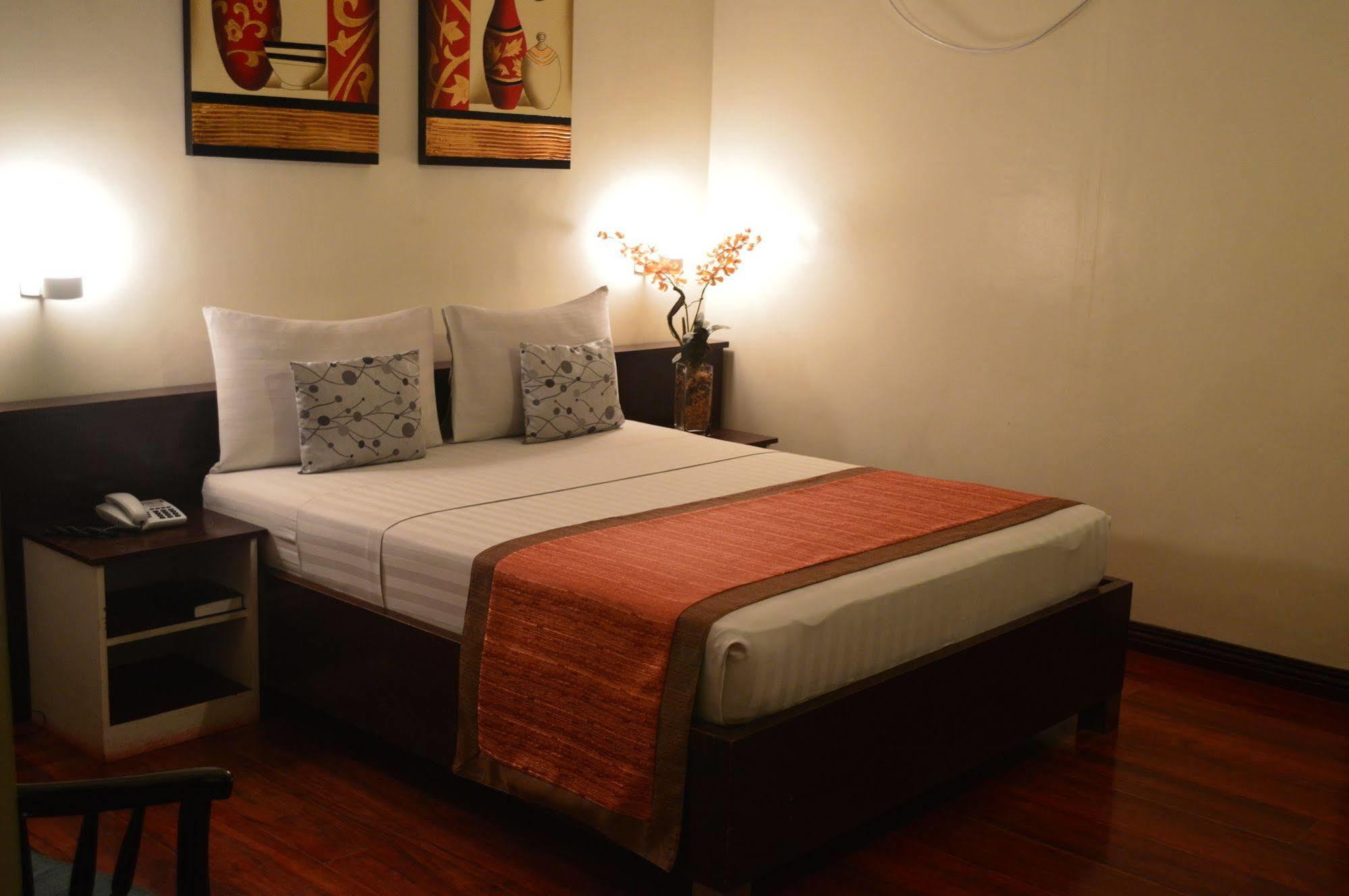 Subic Residencias Olongapo Exteriér fotografie